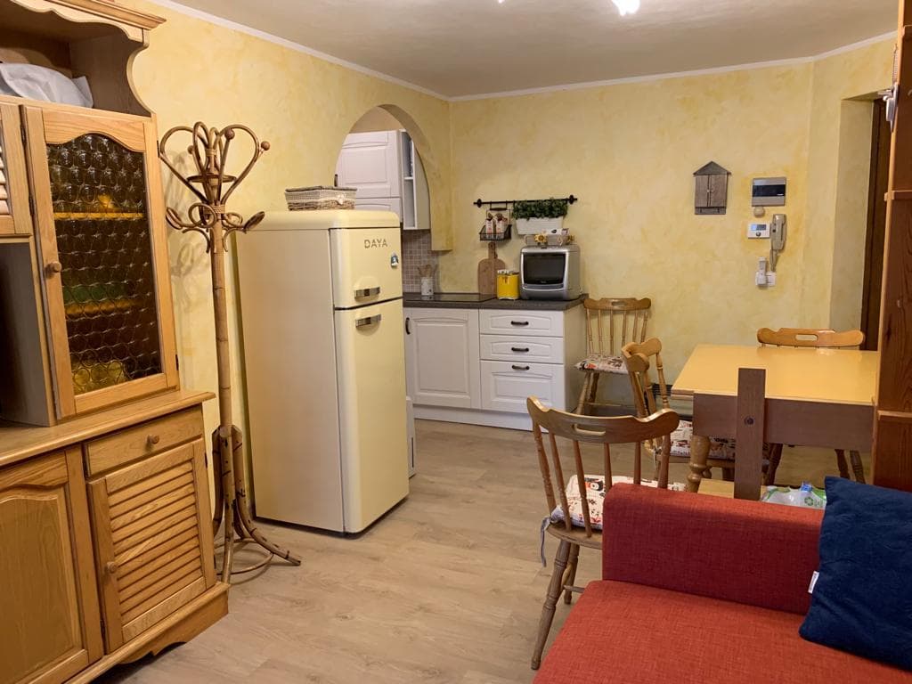 Cucina vista dalla zona living